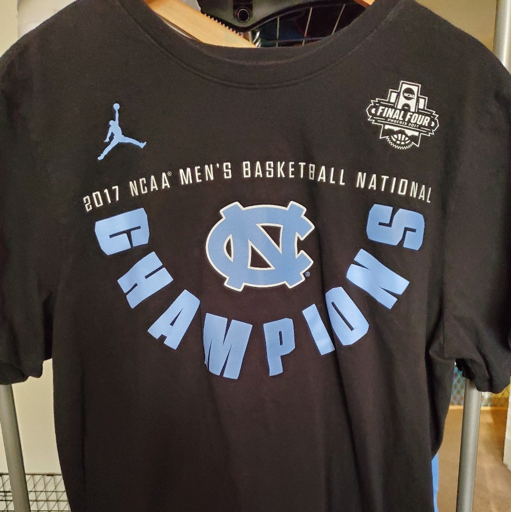 North Carolina Tar Heels shirt